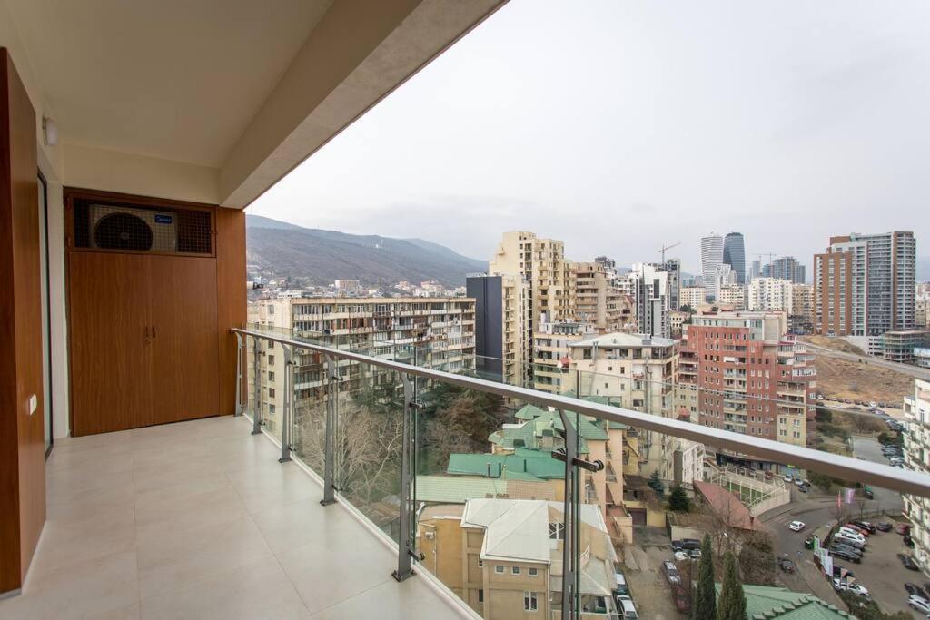 Gg - 2-bedroom In Vake At The Mziuri Park Apartment Tbilisi